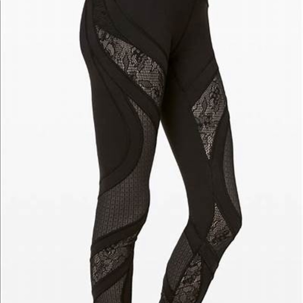 Lululemon Wunder Under Size 6 (25 inch inseam)